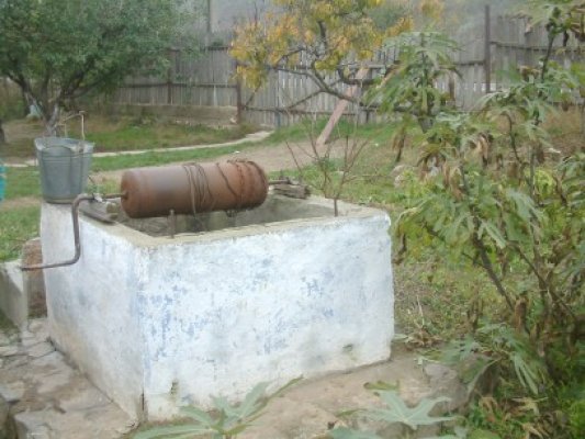 În mai puţin de 48 de ore, doi bărbaţi au căzut în fântână